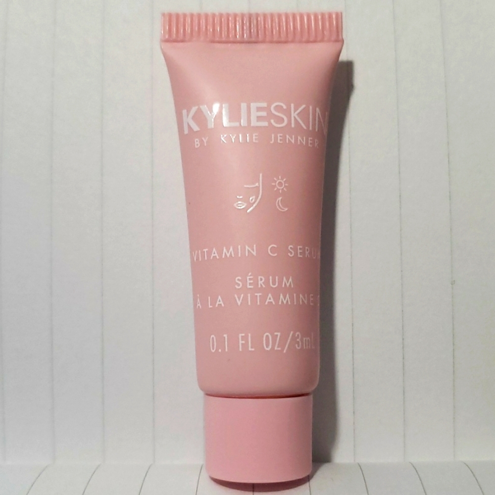 KYLIE SKIN VITAMIN C SERUM.